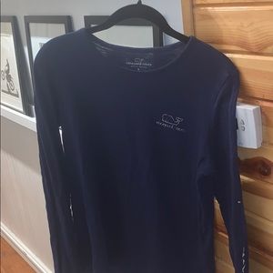 long sleeve vineyard vines tee!